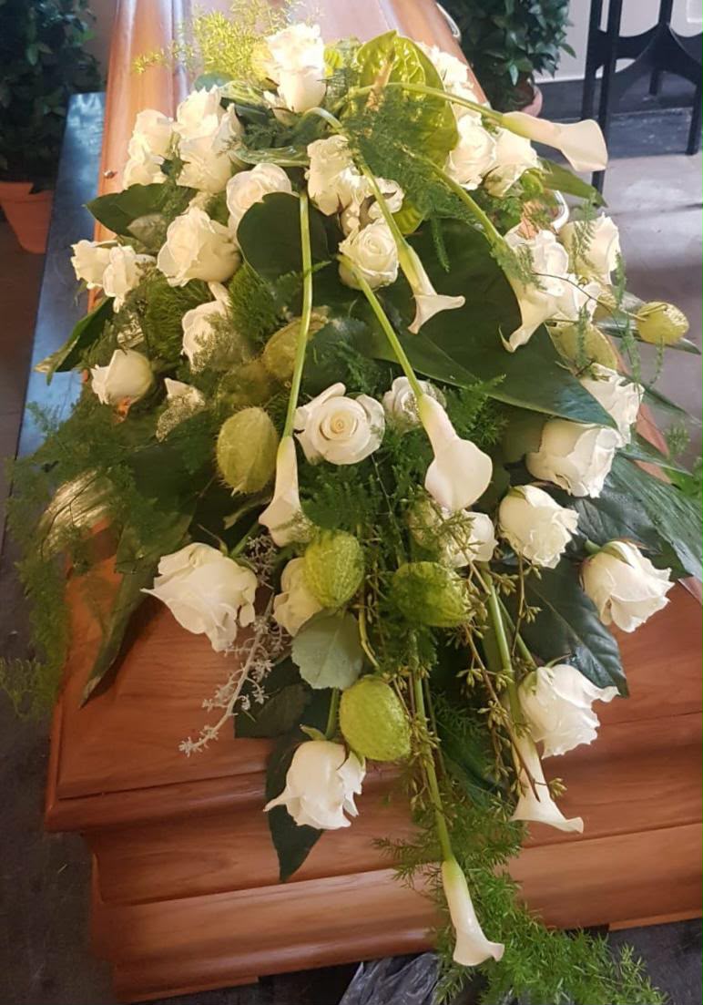 Floristisches Werkstück von Berliner Blume – Trauer, Galeriebild 043