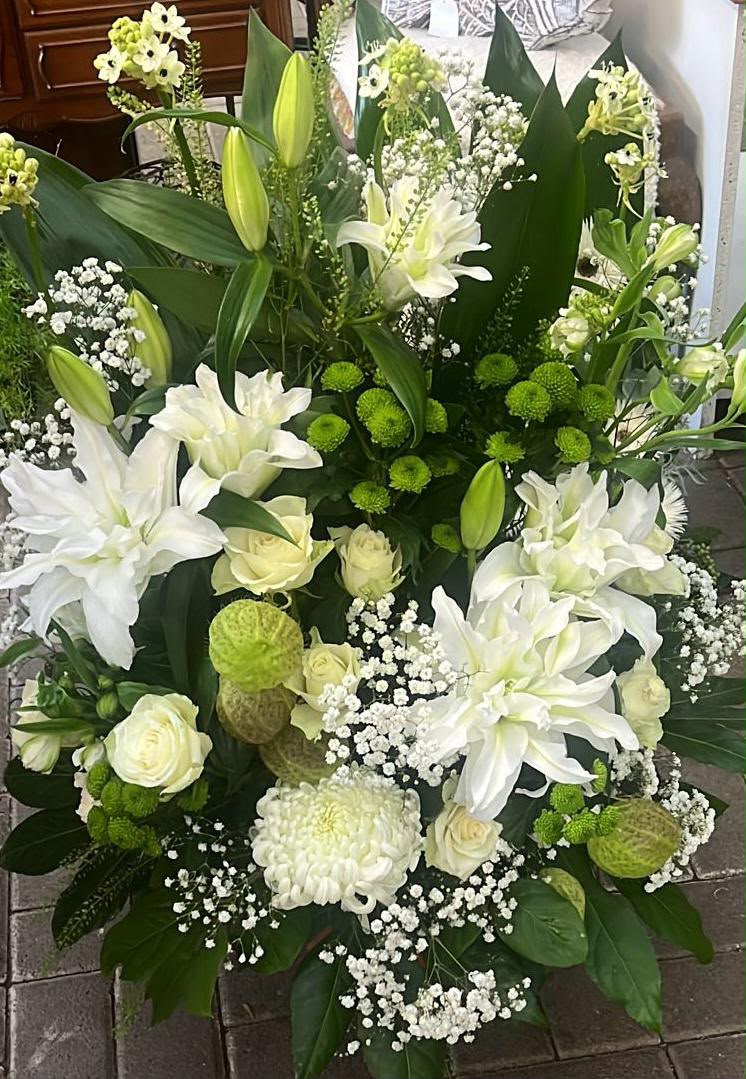 Floristisches Werkstück von Berliner Blume – Trauer, Galeriebild 060
