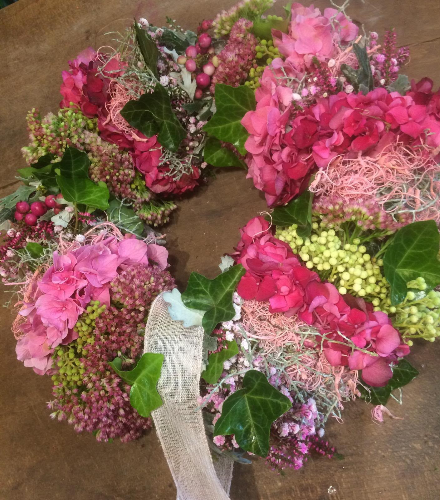 Floristisches Werkstück von Berliner Blume – Trauer, Galeriebild 087