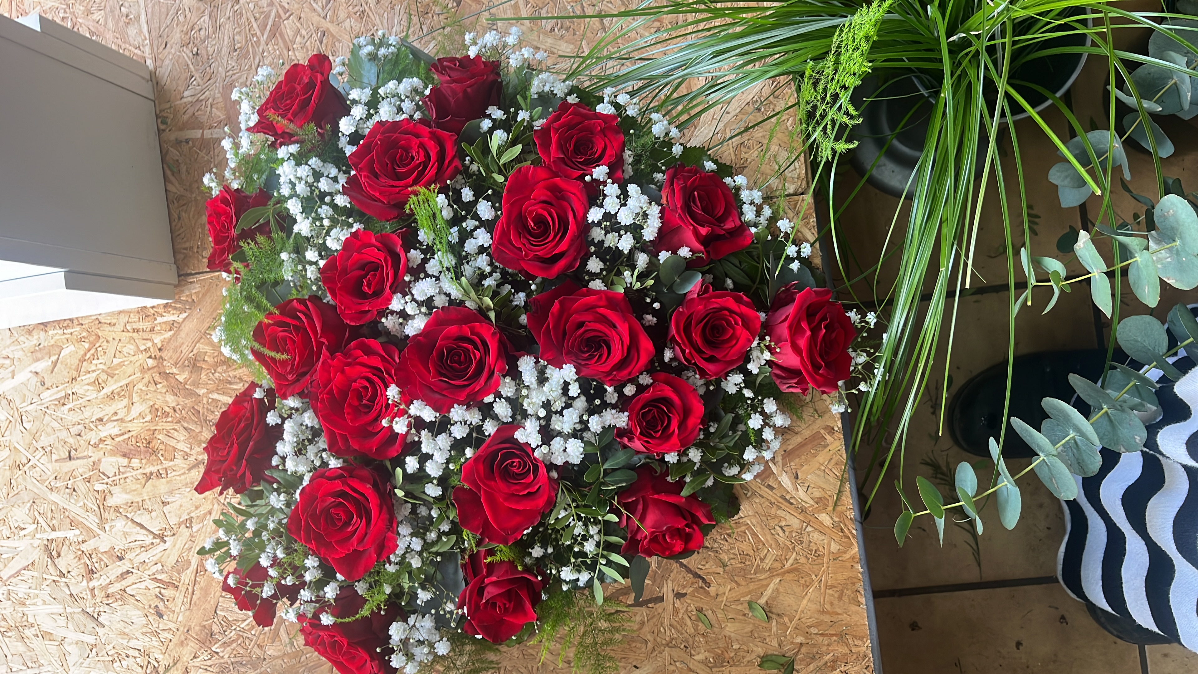 Floristisches Arrangement zum Valentinstag